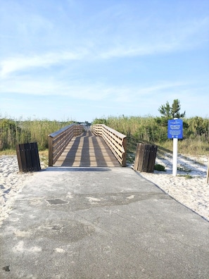 Property grounds - 3BR/3BA - Beach, pool, lagoon front and MORE!  (Gulf Shores)