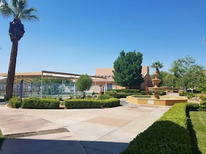 Property grounds - Las Palmas Water Park Resort beautiful views, clean and quiet free WiFi . (St George)