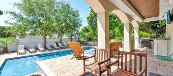 Venetian Palace | Frangista Beach Mega Home | Pet-Friendly + Walk to the Beach