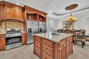 Fridge, microwave, oven, stovetop - Venetian Palace | Frangista Beach Mega Home | Pet-Friendly + Walk to the Beach (Miramar Beach)