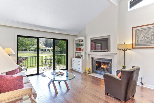 Silverado Country Club Condo – 2BR/2BA, King Bed, Golf & Wine Views