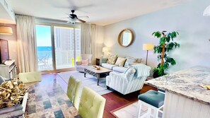 Een smart-tv en een dvd-speler