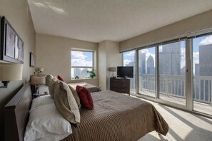 2 Schlafzimmer, Schreibtisch, Bügeleisen/Bügelbrett, Reisekinderbett