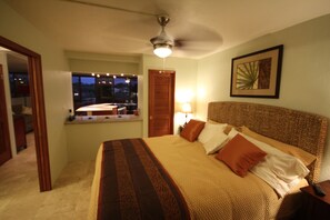 1 bedroom, iron/ironing board, free WiFi, bed sheets - Ocean Front Condo with AC, Watch Sea Turtles from Our Lanai (Koloa)