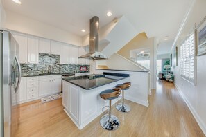 Fridge, microwave, oven, stovetop - Beach Location - Luxury Villa with Pool, Walk to Beach and Restaurants! (Siesta Key)