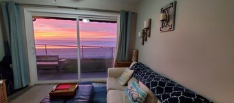 Sea Gypsy Condo Ground Floor/Right on the Beach
Beach, Sunsets, Bonfires, Pool