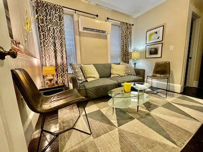 Gorgeous Rare 3BR 3BA duplex with free Parking, Rare gorgeous 3 bds 3 baths w/ Parking in Best loca