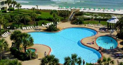 Destins 5 Star Rated, 5 Bedroom 4. 5 Bath Beach Home, Sleeps 12, Community Pool