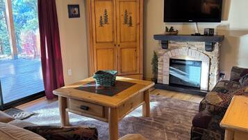 Smart TV, fireplace, DVD player