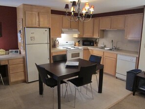 Fridge, microwave, oven, stovetop - Core Property sun drenched and elegant (Aspen)