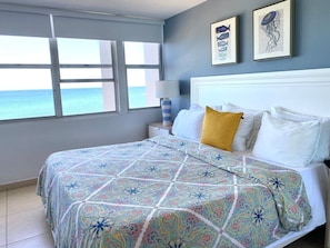 1 Schlafzimmer, Schreibtisch, Bügeleisen/Bügelbrett, Reisekinderbett