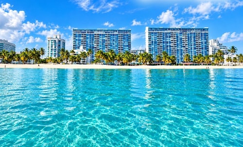 Front de mer ★ Lit King ★ Laveuse / D ★ Condo Marbella Del Caribe ~ Récemment rénové!