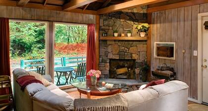 Bakery Redwood Retreat with Creek Access