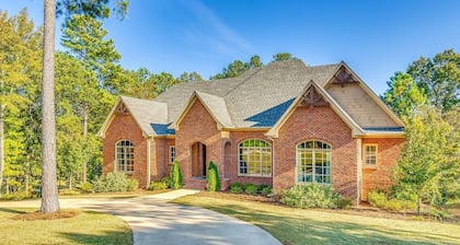 Perfect For Groups: 4 Suites, 8 Beds, 5 TV's, WOW!