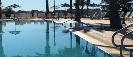 室外泳池、暖水池