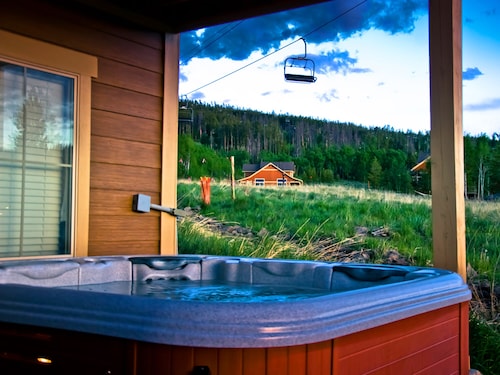 Granby Ranch, Direct Ski-in Ski-out, Private Hot Tub, Mountain Views