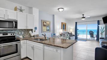 冰箱、微波炉、烤箱、炉灶