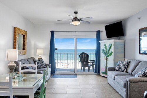 Tropic Isles 404! Walk Downtown 2 Hang Out! Beach/Ocean Front! BY Embassy suite 