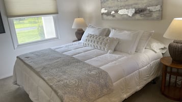 2 slaapkamers, een bureau, een strijkplank/strijkijzer, gratis wifi