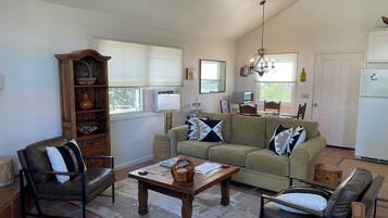 Smart TV, fireplace, Netflix, DVD player