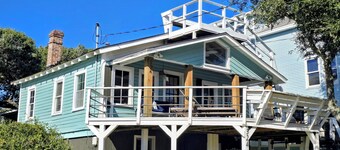 Charming Pet Friendly Oceanview Bungalow - Prime Location - Steps to Beach