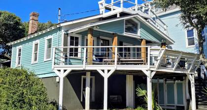 Charming Pet Friendly Oceanview Bungalow - Prime Location - Steps to Beach