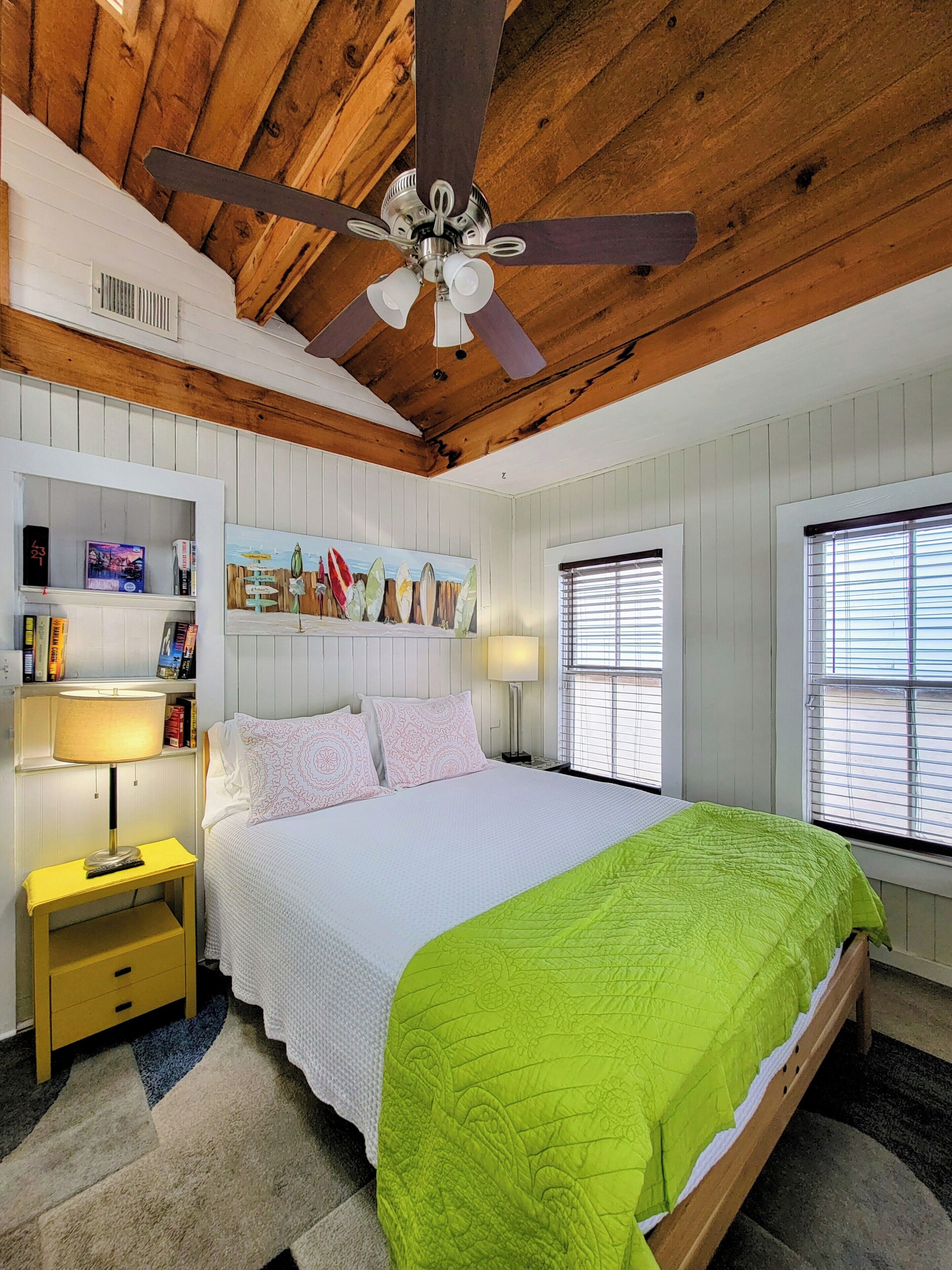 2 slaapkamers, een strijkplank/strijkijzer, gratis wifi, beddengoed