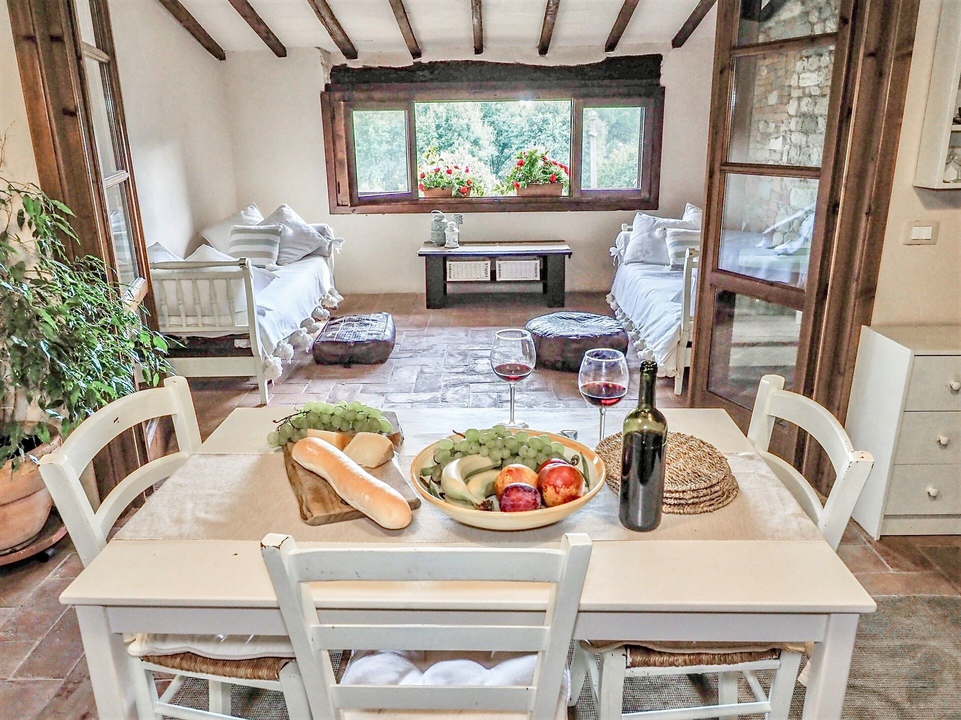 1 Schlafzimmer, Schreibtisch, Bügeleisen/Bügelbrett, Reisekinderbett