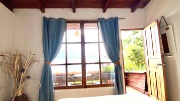 3 bedrooms, desk, iron/ironing board, WiFi