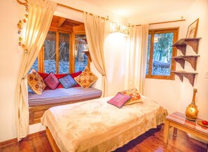 3 bedrooms, desk, iron/ironing board, WiFi