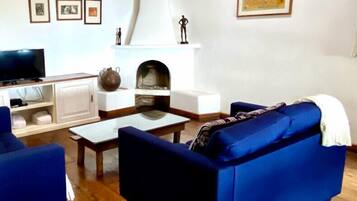 Televisión, chimenea