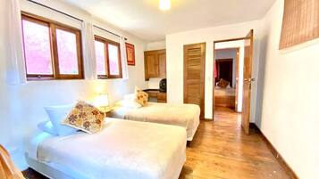 3 slaapkamers, een bureau, een strijkplank/strijkijzer, wifi