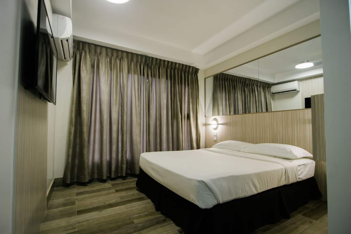 desk, rollaway beds, free wifi, bed sheets