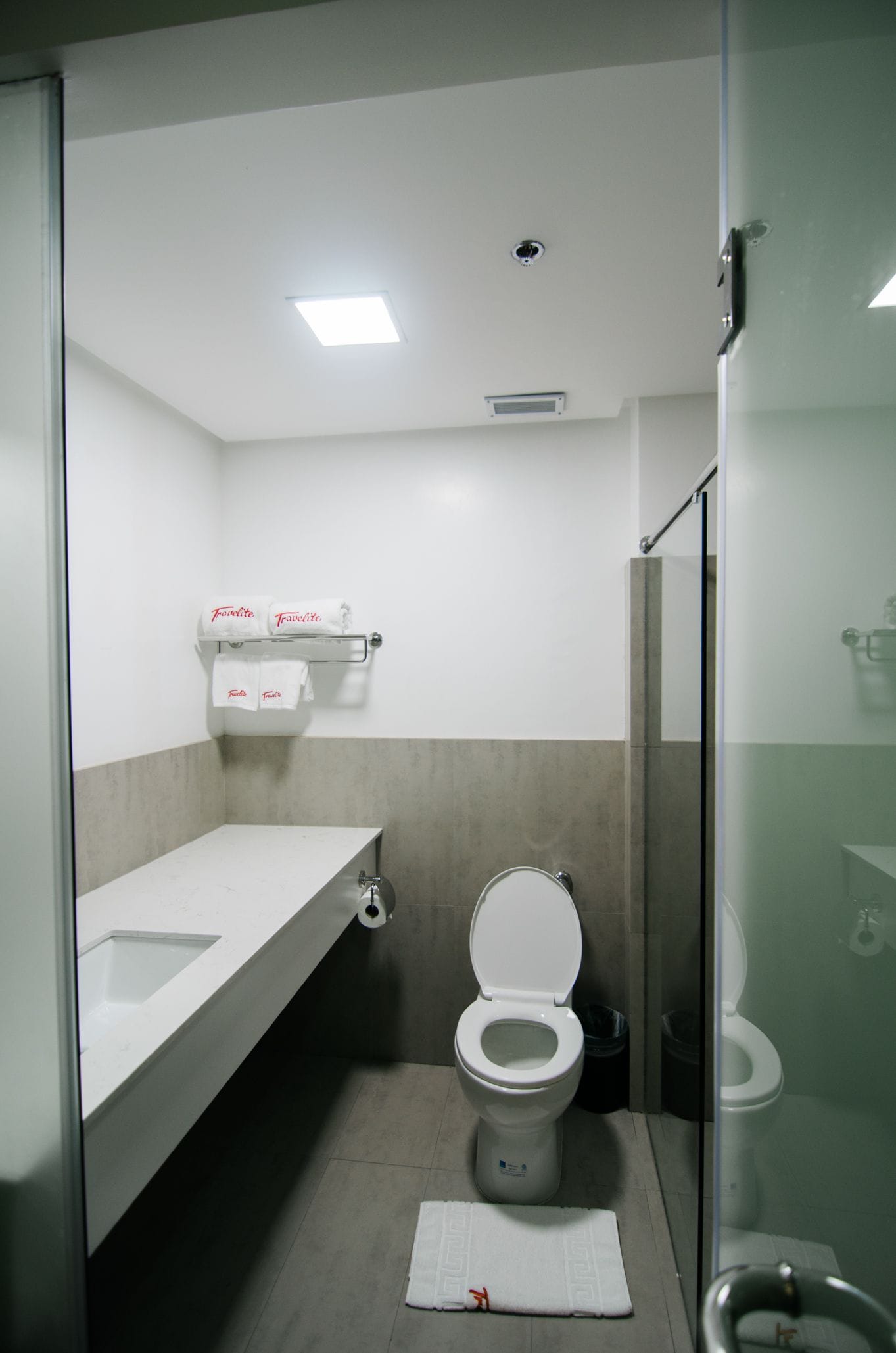 shower, free toiletries, towels