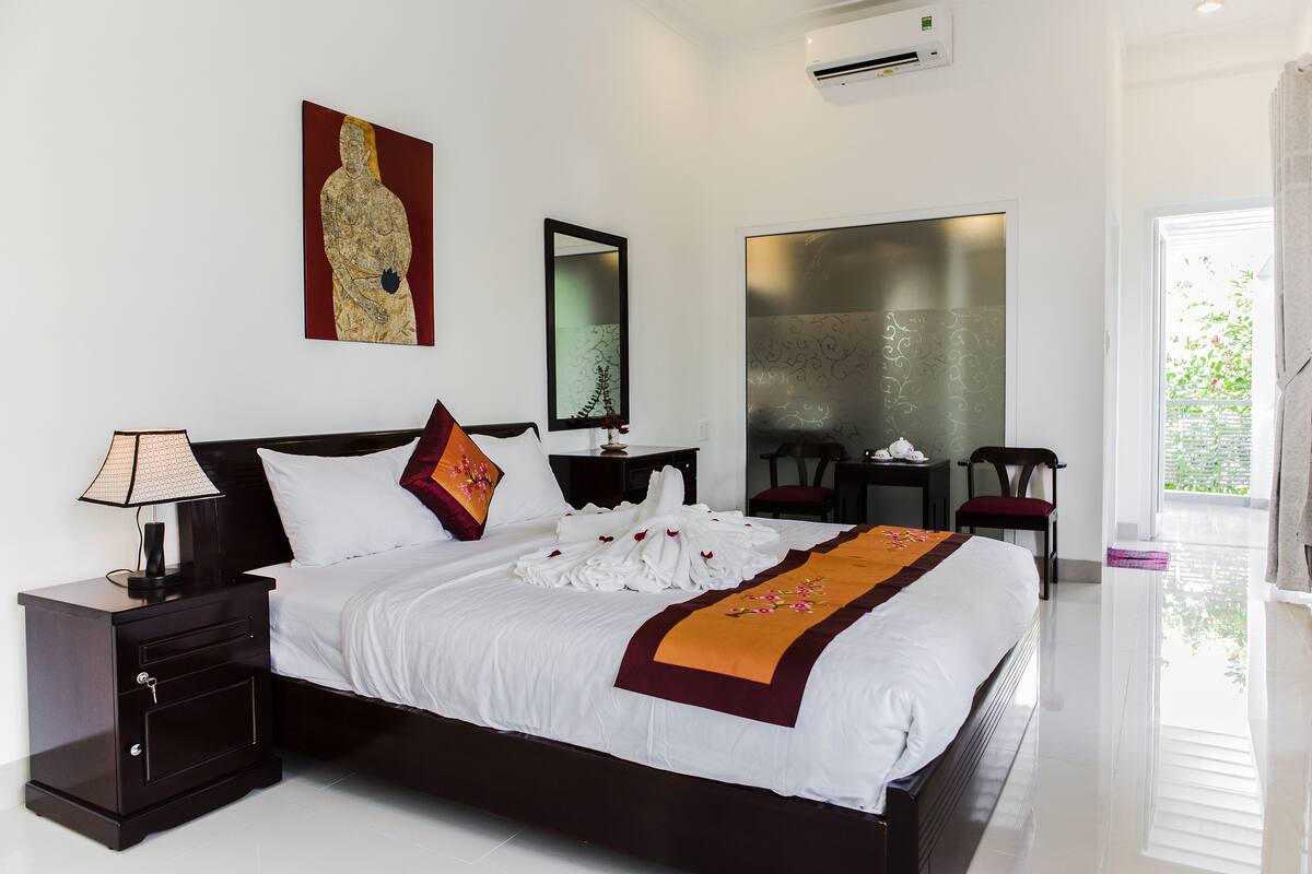Double Room | Minibar, desk, WiFi (free)