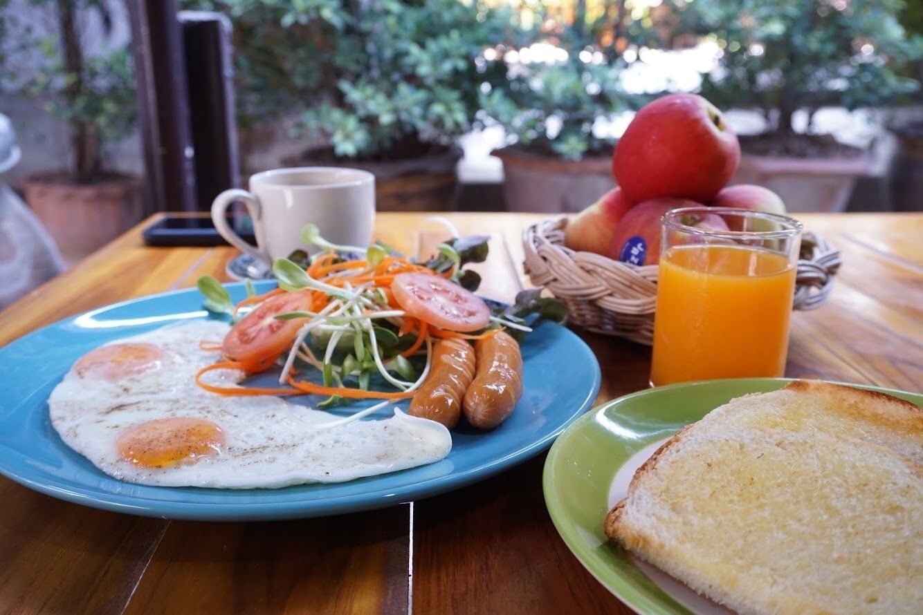 daily local cuisine breakfast (thb 100 per person)