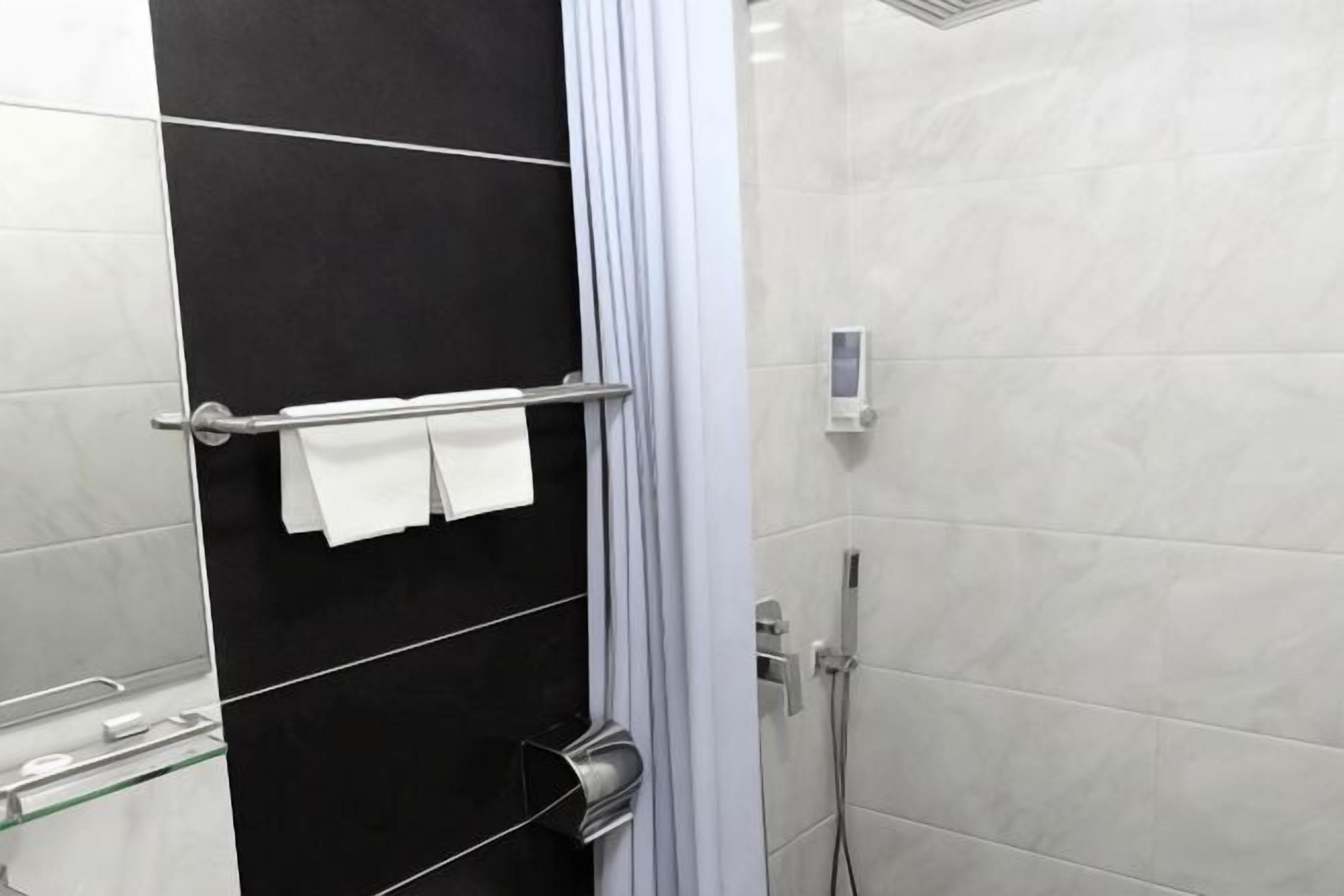 Bathroom | Shower, free toiletries, hair dryer, towels