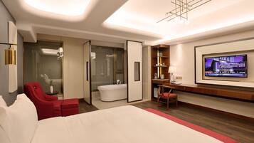 Cloud-Deluxe Queen Room | Minibar, in-room safe, desk, blackout drapes