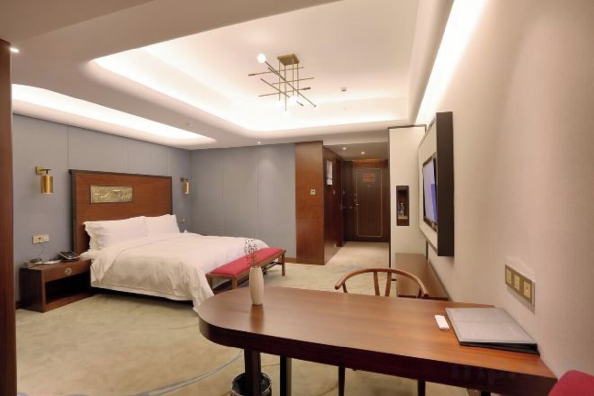 Minibar, in-room safe, desk, blackout curtains