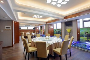 3 Restaurants, Frühstück, Mittagessen, Abendessen, chinesische Küche