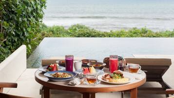 Daily full breakfast (IDR 230000 per person)