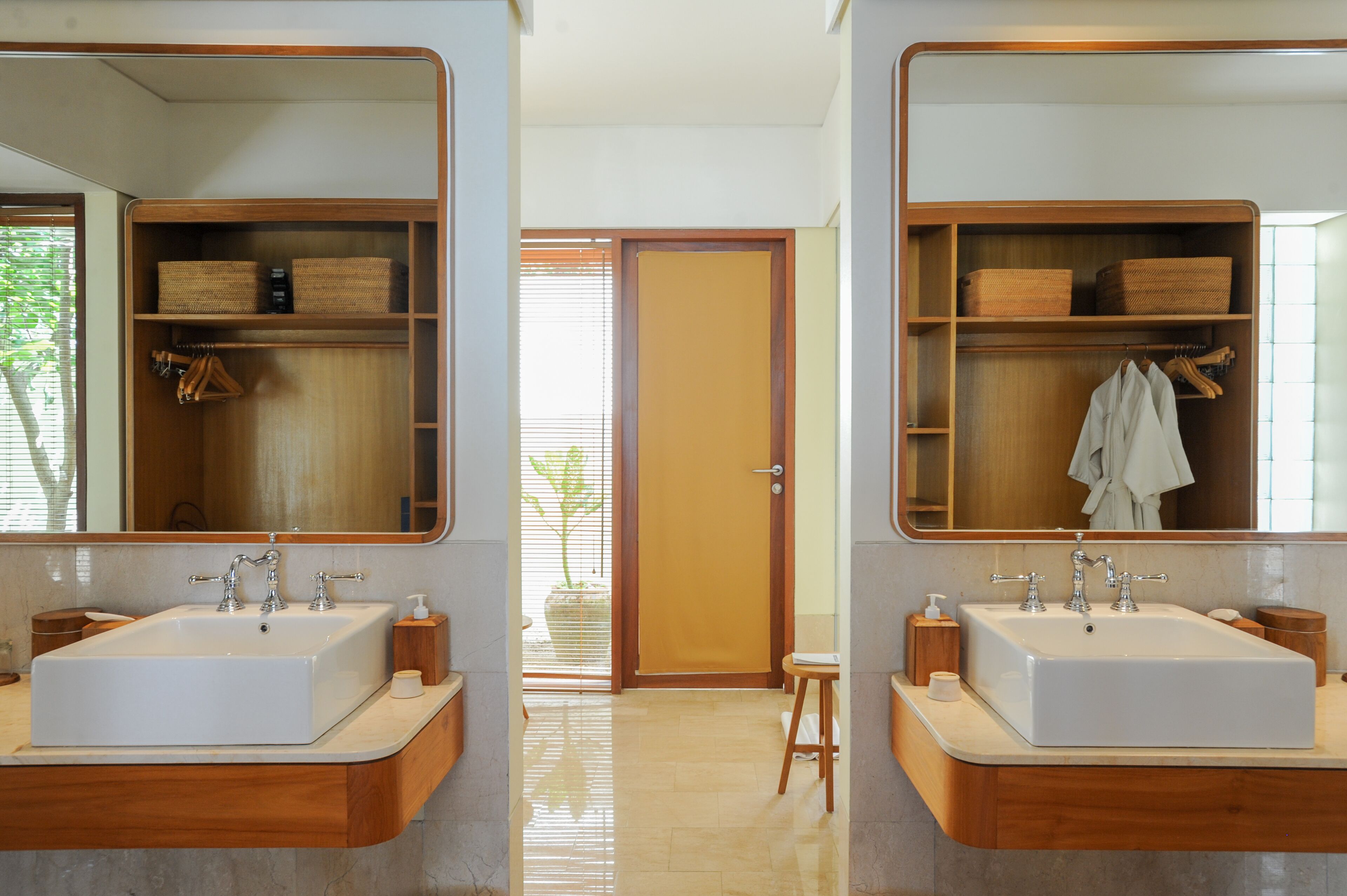 separate bathtub and shower, deep-soaking bathtub, free toiletries