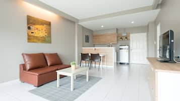 Suite | Living area | Flat-screen TV
