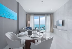 One Bedroom | In-room dining - White Sand Beach Residences Pattaya (Sattahip)