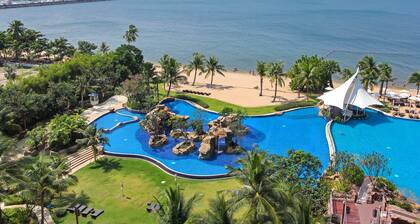 White Sand Beach Residences Pattaya