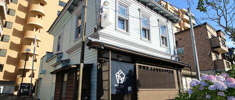 Fachada de la propiedad