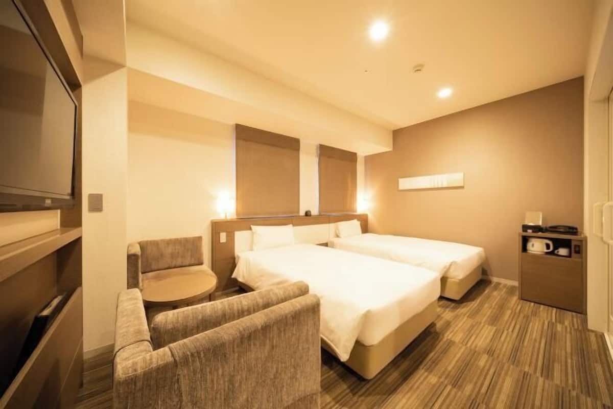 Down comforters, blackout drapes, free WiFi, bed sheets