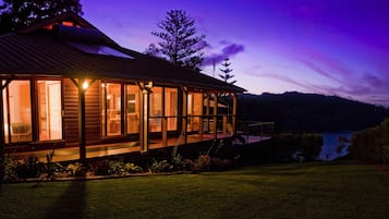Luxury Cottage, 2 Bedrooms (Clifftop Cottage) | View from room
