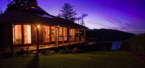 Forrester Court Clifftop Cottages