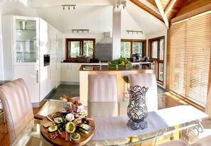 Food and drink - Forrester Court Clifftop Cottages (Norfolk Island)